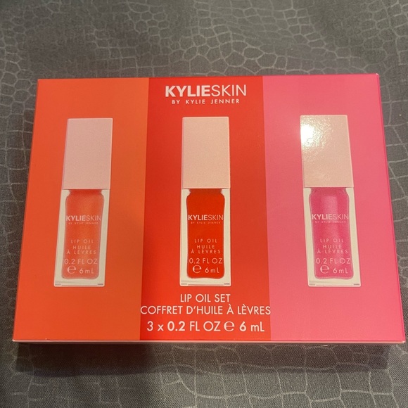 Kylie Skin - Picture 2 of 3